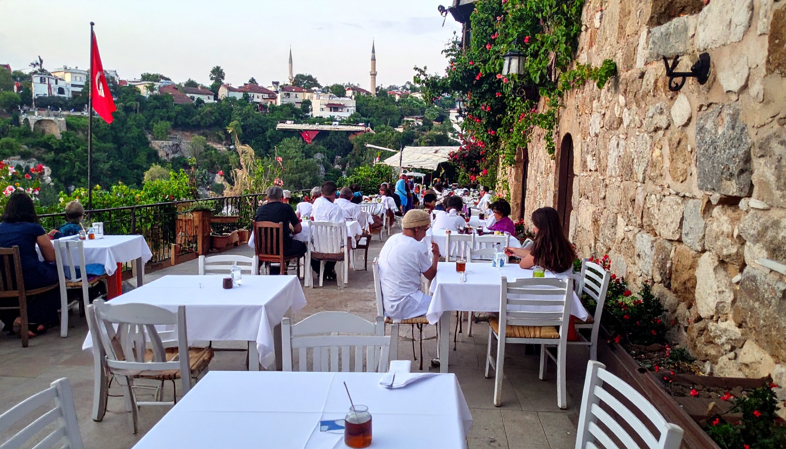 Antalya Kaleiçi’nde Tarihle İç İçe Lezzet Durakları